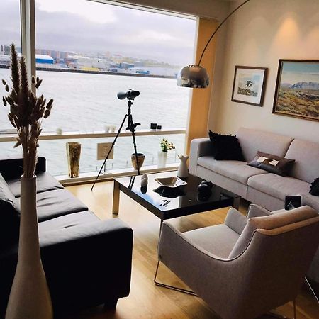 Stylish And Relaxing Two Bedroom Appartment, View Over Harbour Гапнарфіордюр Екстер'єр фото