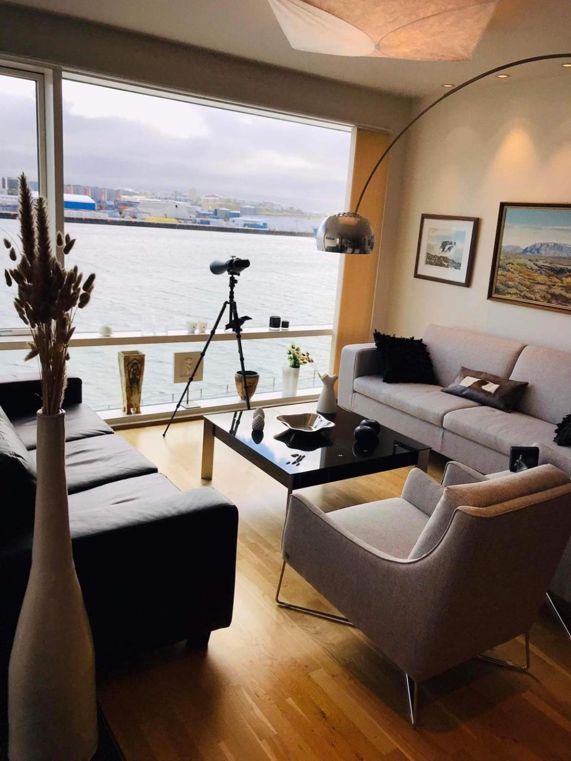 Stylish And Relaxing Two Bedroom Appartment, View Over Harbour Гапнарфіордюр Екстер'єр фото